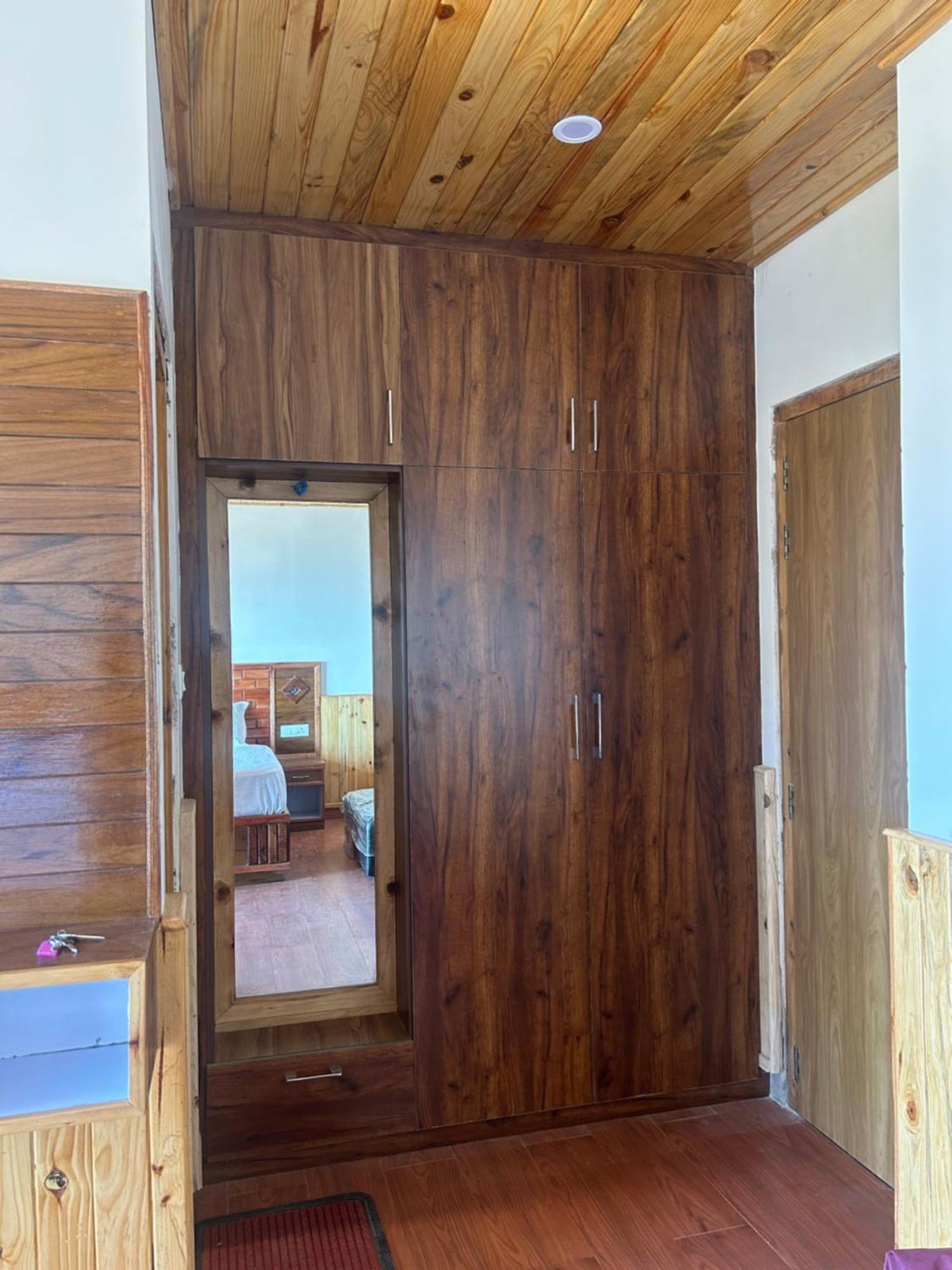 Shalom Hillcrest Inn Шимла Екстериор снимка