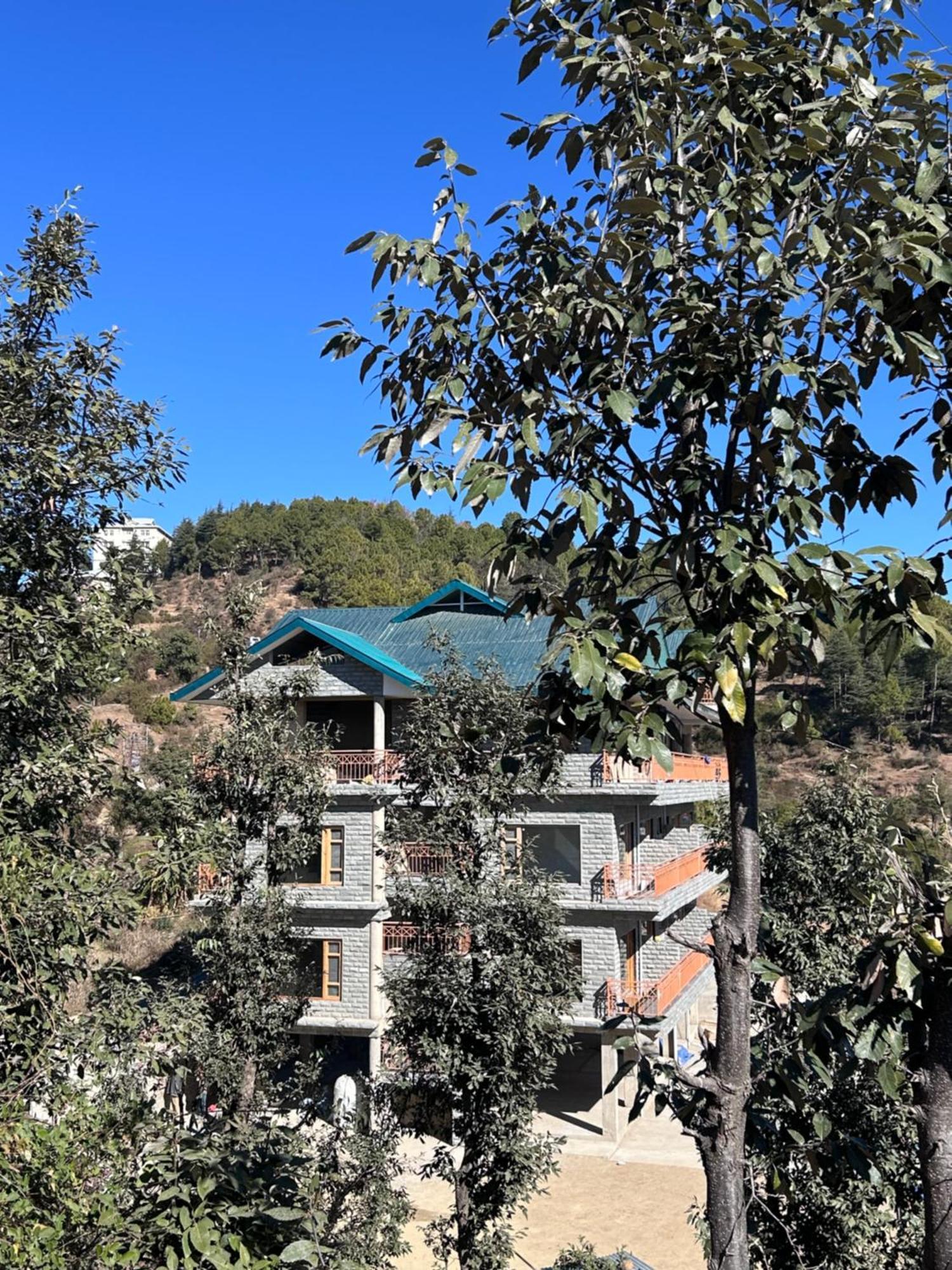 Shalom Hillcrest Inn Шимла Екстериор снимка