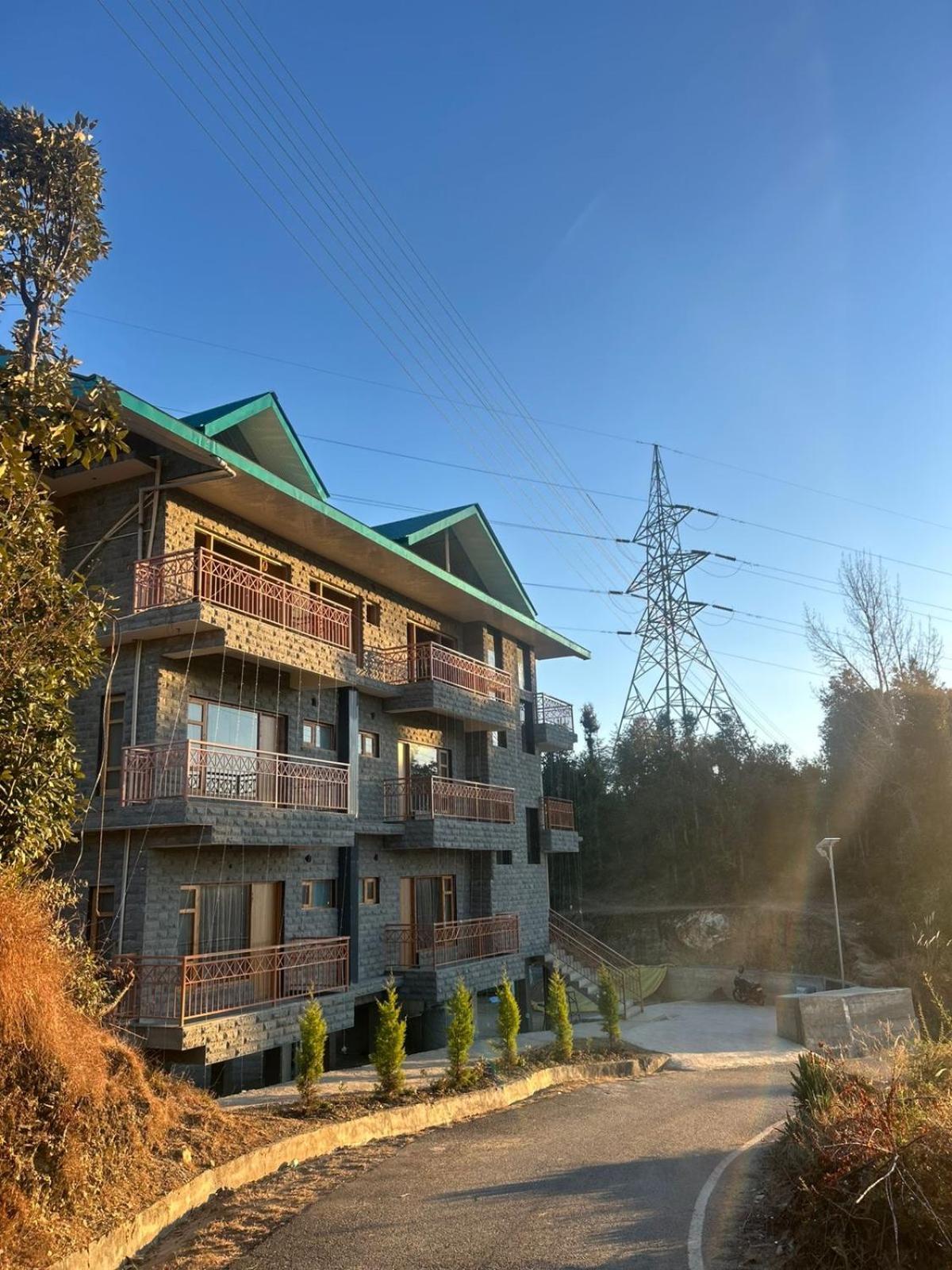 Shalom Hillcrest Inn Шимла Екстериор снимка