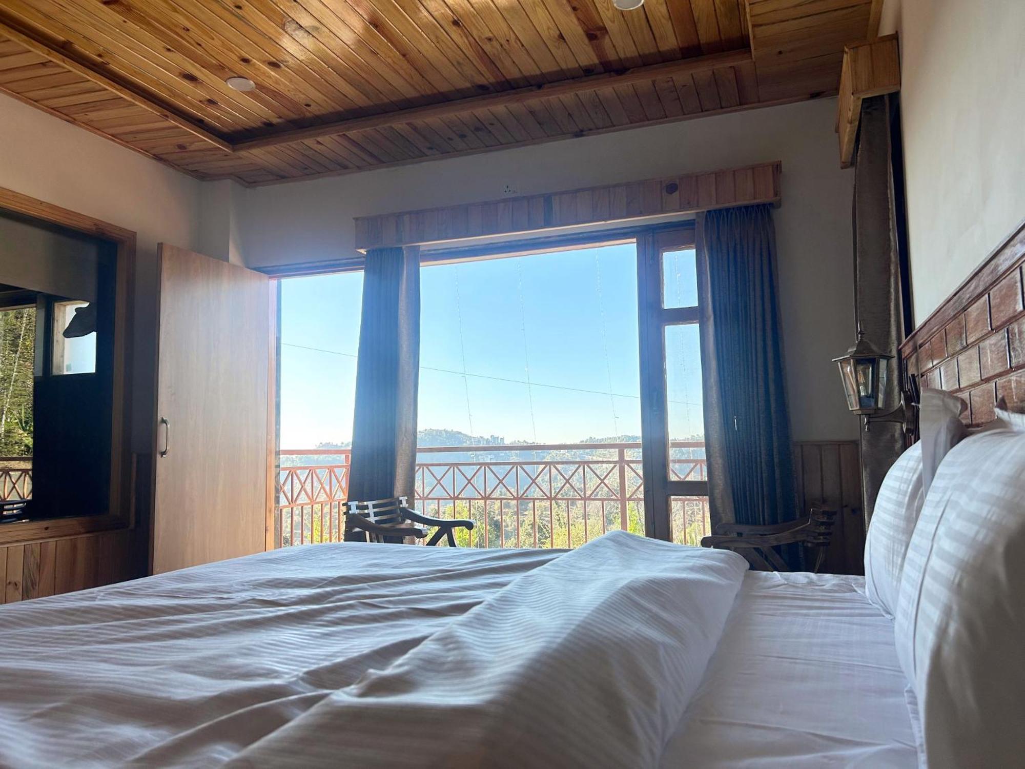 Shalom Hillcrest Inn Шимла Екстериор снимка