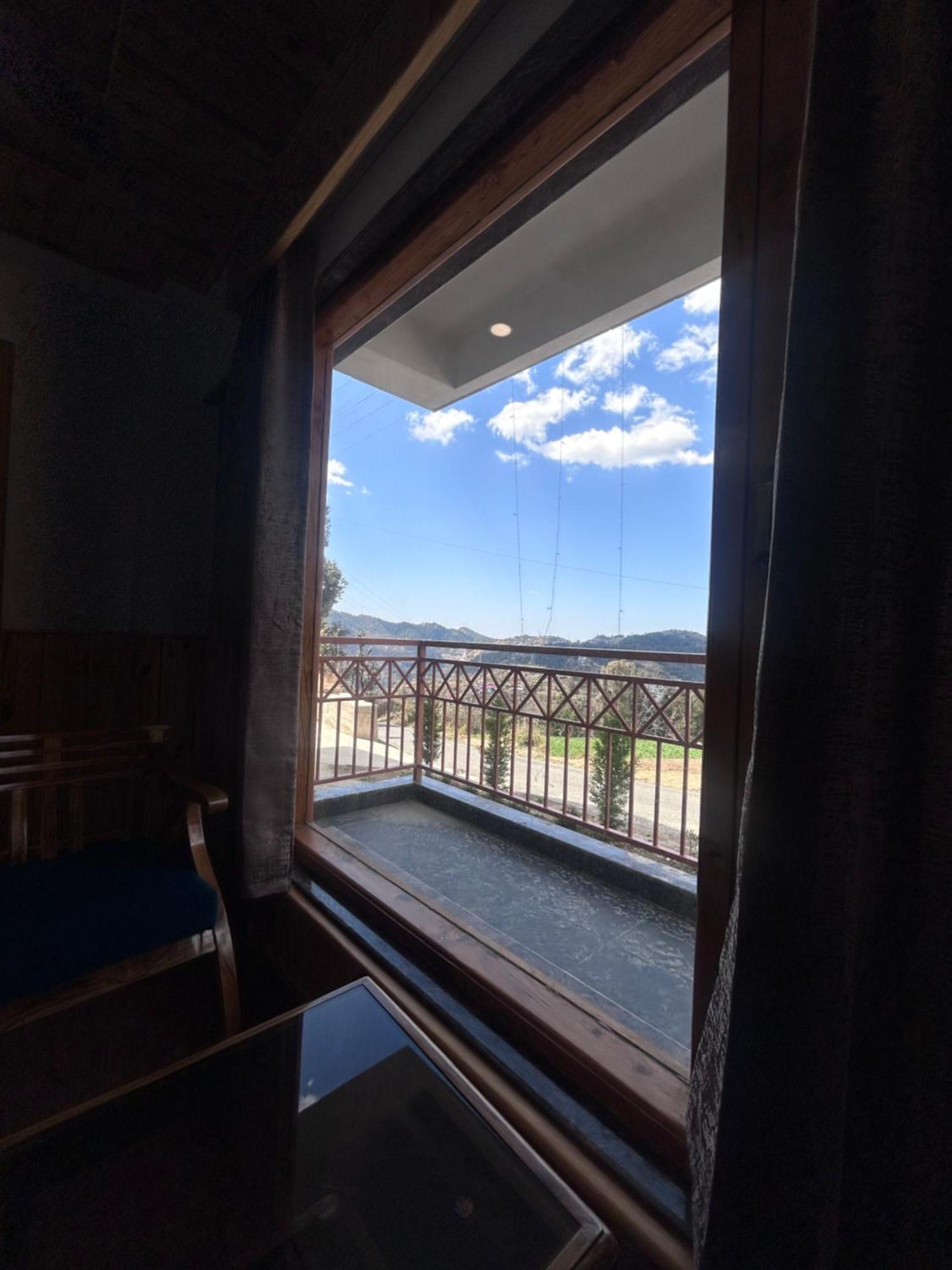Shalom Hillcrest Inn Шимла Екстериор снимка