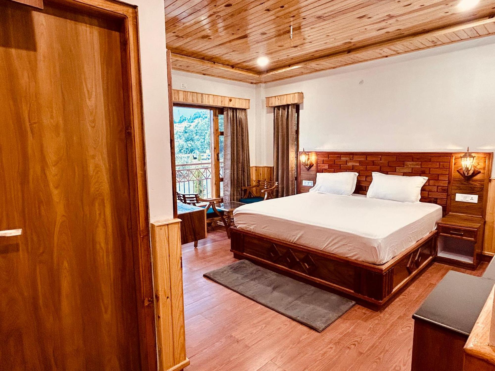 Shalom Hillcrest Inn Шимла Екстериор снимка